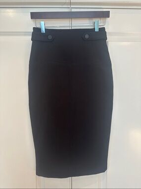 NWOT H&M black pencil skirt lined size 6 beautiful skirt classic